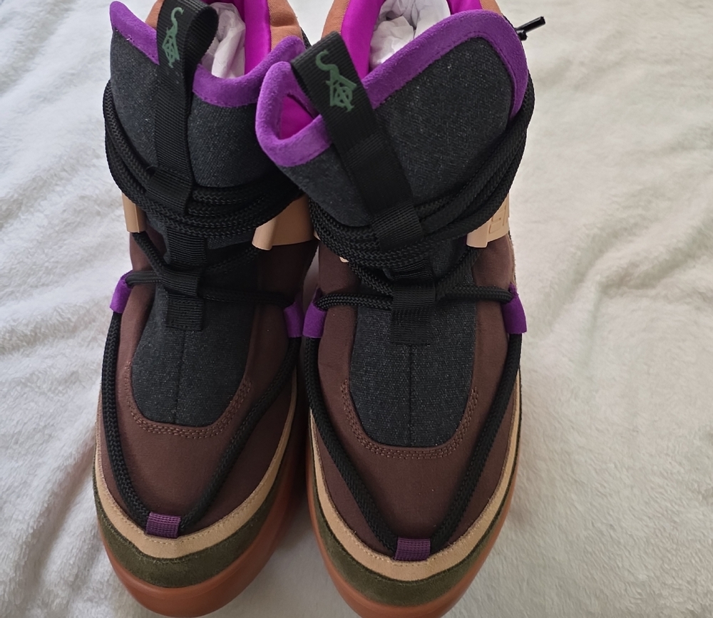Trendy Mens Sneakers in Purple and Brown